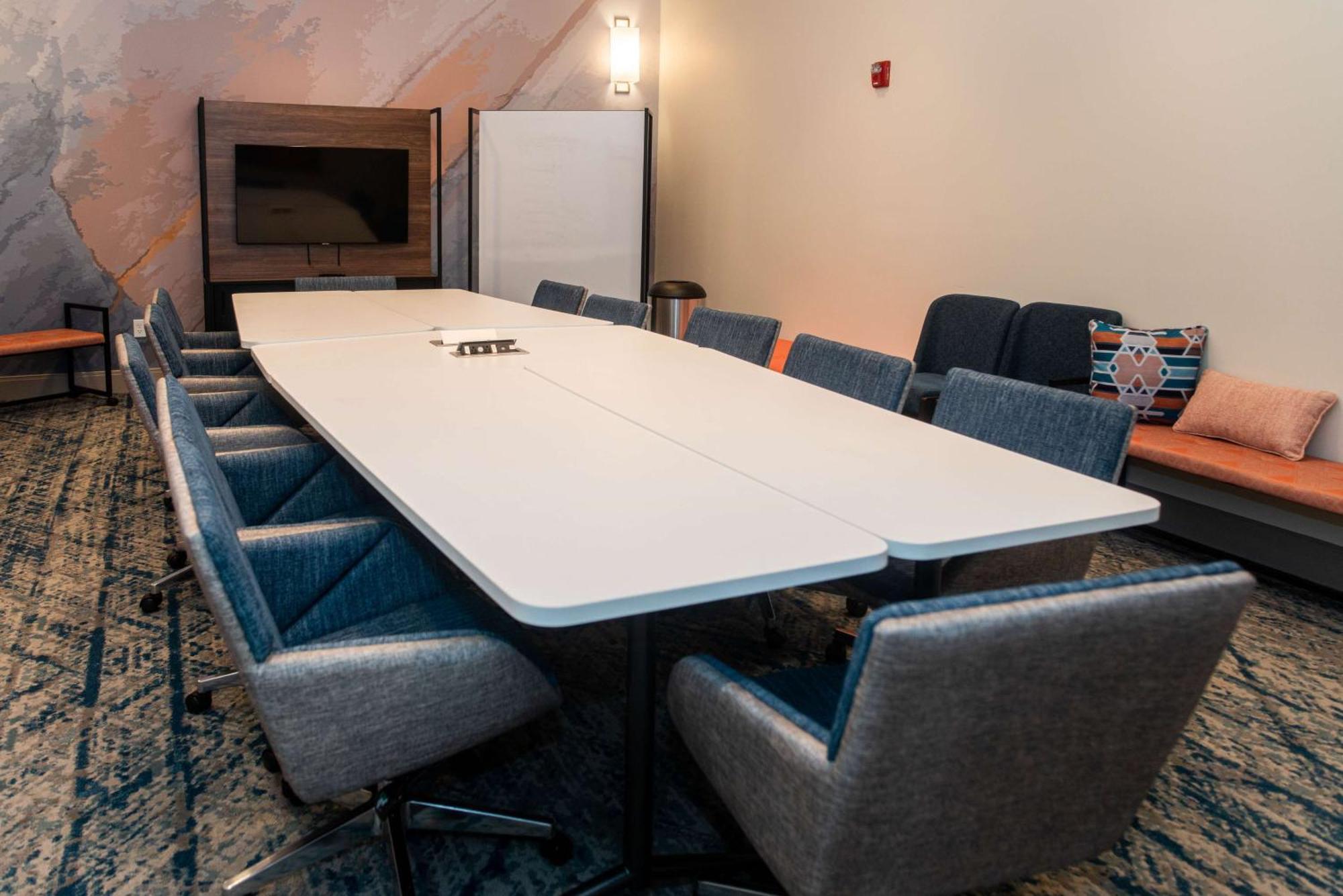 Hilton Garden Inn Mattoon, Il المظهر الخارجي الصورة