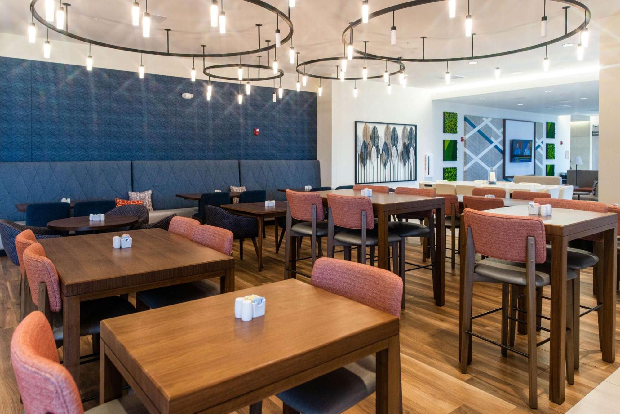 Hilton Garden Inn Mattoon, Il المظهر الخارجي الصورة